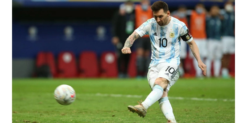 Messi từng gặp vấn đề về phát triển chiều cao như thế nào?