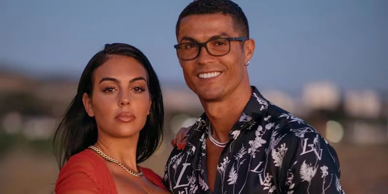Mẹ của các con Ronaldo là ai?