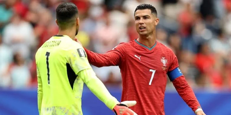 Ronaldo rời Real Madrid khi nào? Vì sao CR7 chia tay 2 Thương vụ Ronaldo gia nhập Juventus diễn ra như thế nào?