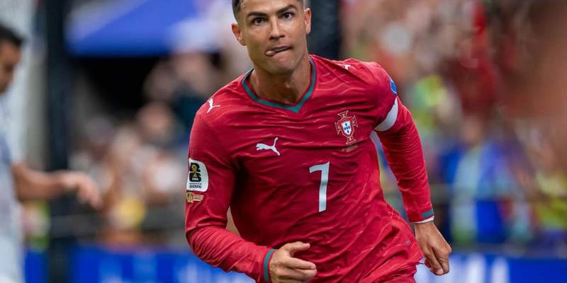Ronaldo có phải là GOAT không? Chia sẻ góc nhìn khách quan 2 Vì sao nhiều người cho rằng Ronaldo là GOAT?