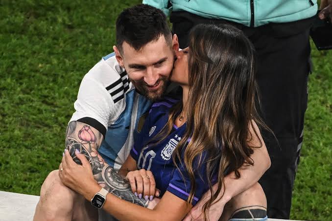 Vợ Messi là ai? Tiểu sử và chuyện tình của Antonela Roccuzzo 3 Vì sao chuyện tình của Messi và Antonela được nhiều người ngưỡng mộ?
