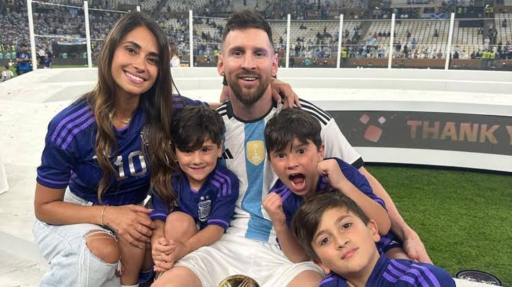 Vợ Messi là ai? Tiểu sử và chuyện tình của Antonela Roccuzzo 1 Vợ Messi là ai?